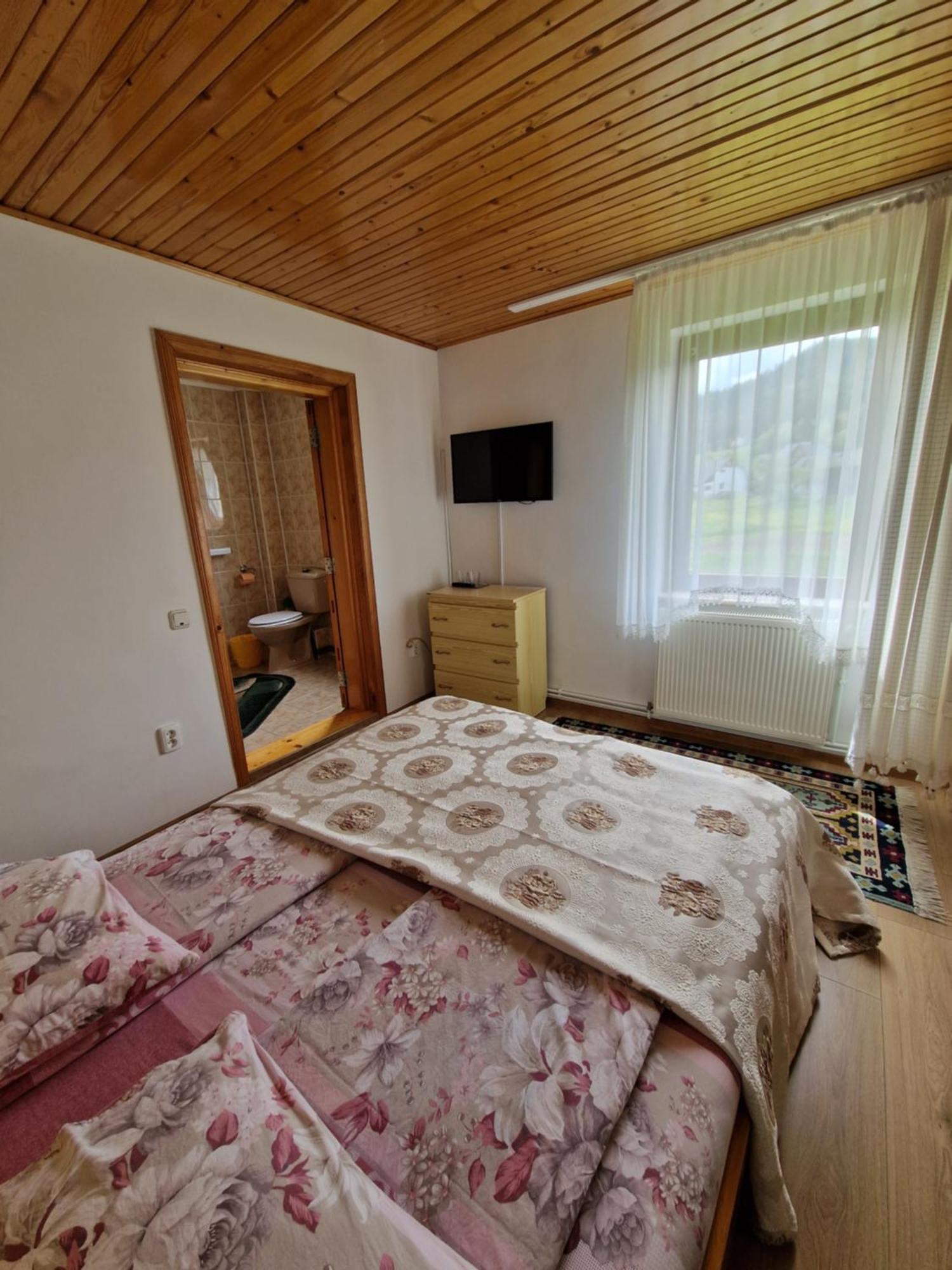 Hotel Voro Mold Gura Humorului Esterno foto