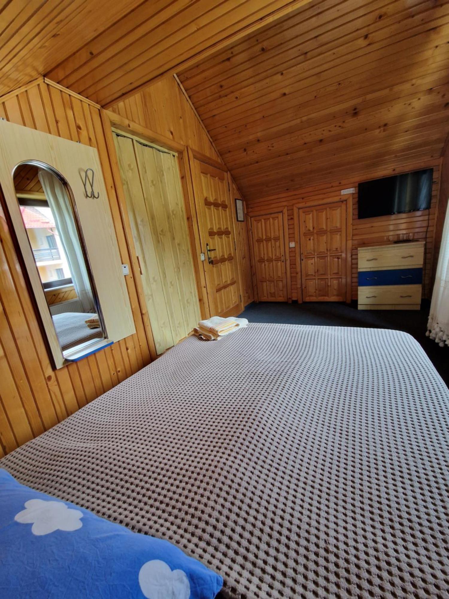 Hotel Voro Mold Gura Humorului Esterno foto